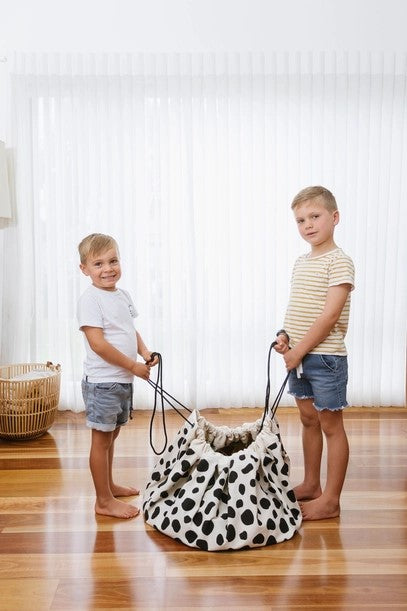 PLAY POUCH - OLD MCBUSSY'S FARM POUCH