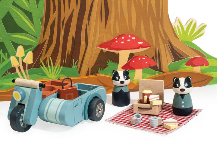 TENDER LEAF TOYS - BADGER PICNIC MOTORBIKE RIDE