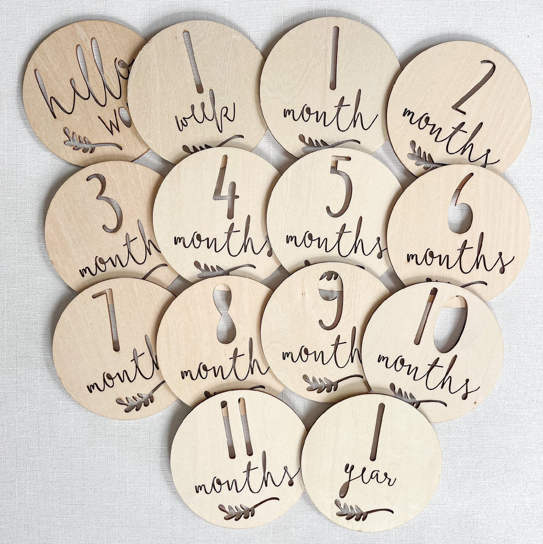 Calf & Crew - Wooden Monthly Milestone Discs - Leaf