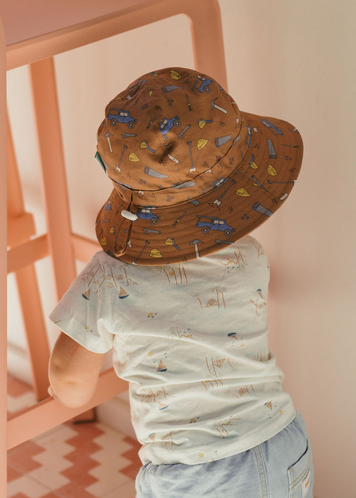 ACORN KIDS - INFANT WIDE BRIM SUNHAT: ON THE TOOLS [sz:XS - 46CM/0-9 MTHS]