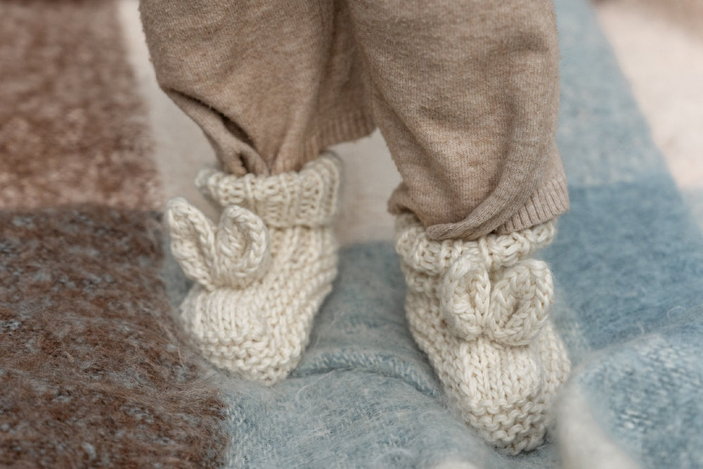 ACORN KIDS - COTTONTAIL BABY BOOTIES: CREAM [sz:XXS (0-3 MTHS)]