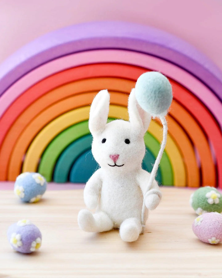 TARA TREASURES - FELT EASTER RABBIT WITH A BALLOON