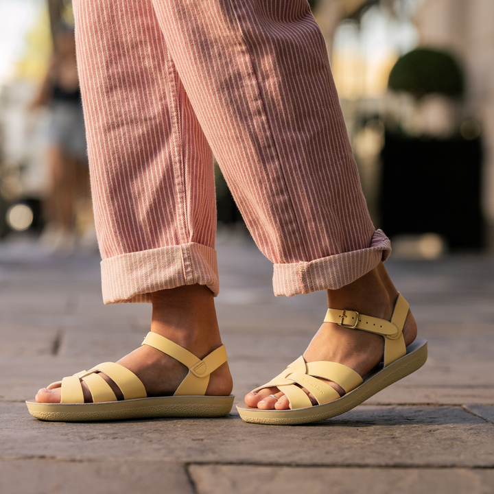 SALTWATER - ADULT SUNSAN SWIMMER SANDAL: BUTTER [sz:ADULT 4]