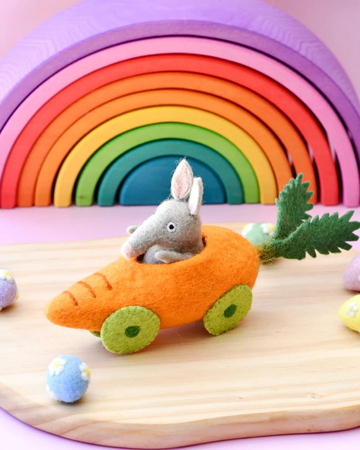 TARA TREASURES - FELT EASTER: BILBY IN A CARROT CAR