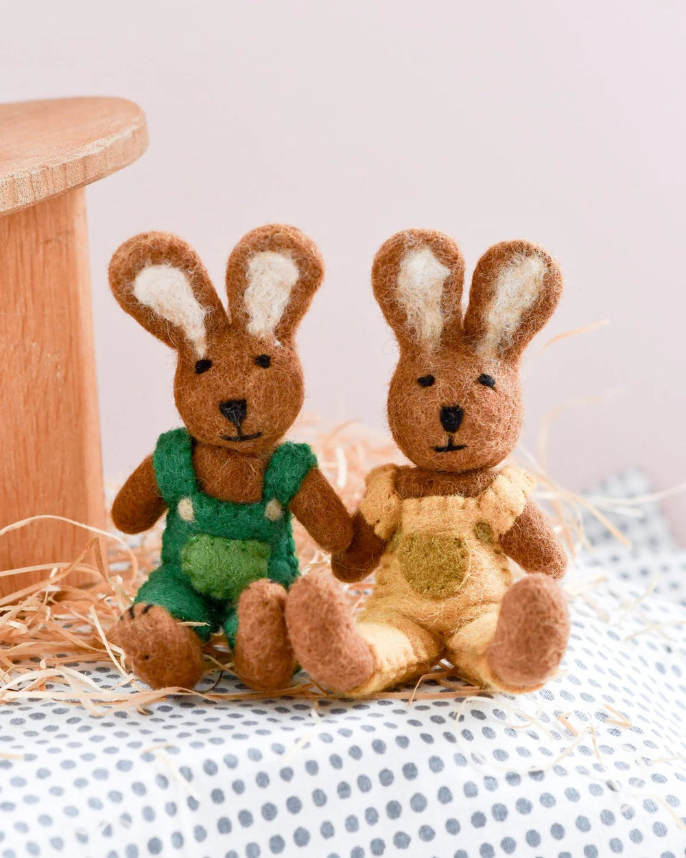 TARA TREASURES - FELT EASTER: BROWN HARE RABBIT GREEN