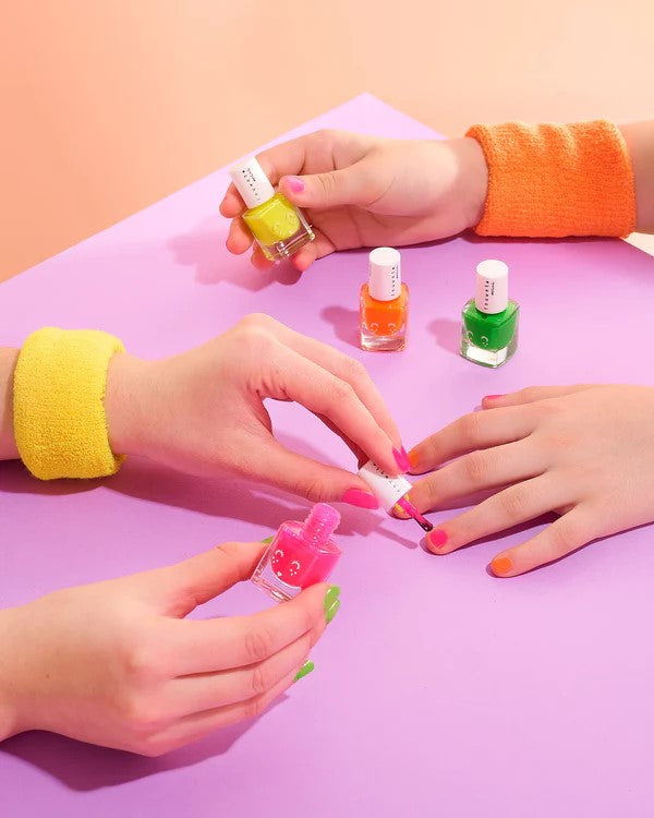 INUWET - NAIL POLISH: YELLOW / PINEAPPLE SCENT 