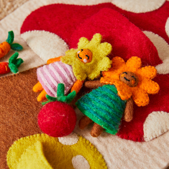 SAGE X CLARE - MARGERETTE FELT WALL HANGING
