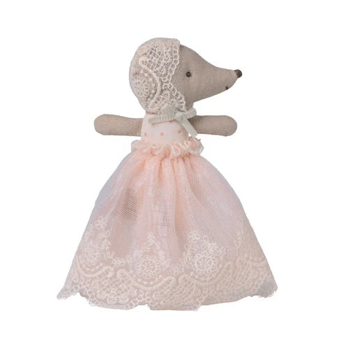 MAILEG - MOUSE: BABY IN A GOWN POWDER