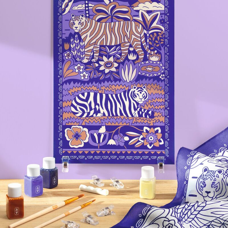 DJECO - ATELIER 10: TIGER SILK SCARF PAINTING KIT