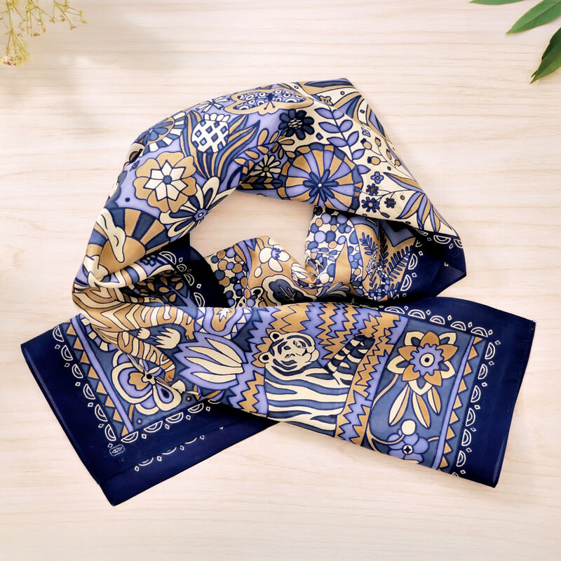 DJECO - ATELIER 10: TIGER SILK SCARF PAINTING KIT