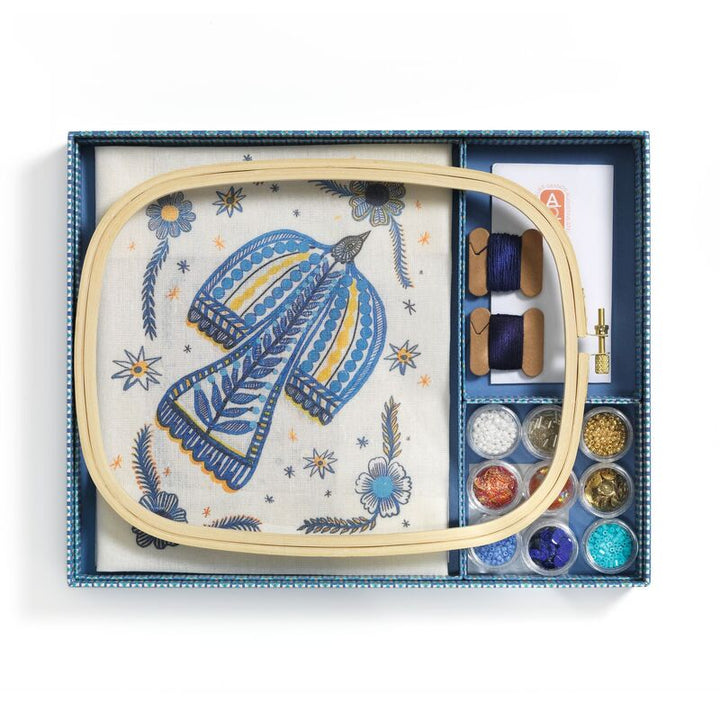 DJECO - ATELIER 59: BIRD BEADWORK EMBROIDERY KIT