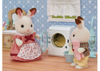 SYLVANIAN FAMILIES - LAUNDRY AND VACUUM CLEANER