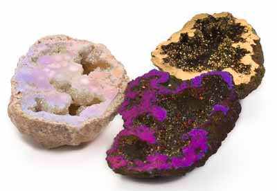 ROCKS AND MINERALS: RAINBOW AURA GEODES – Treetop Toy Shop