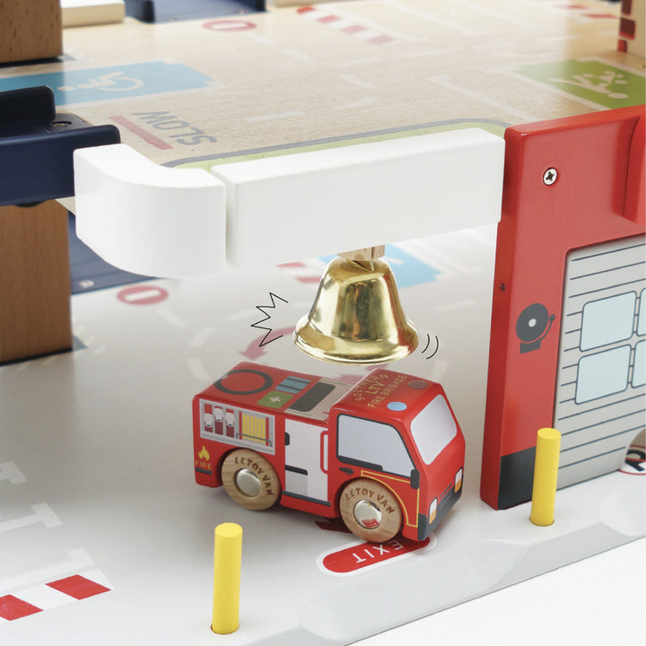LE TOY VAN - GEORGE'S FIRE & RESCUE SET