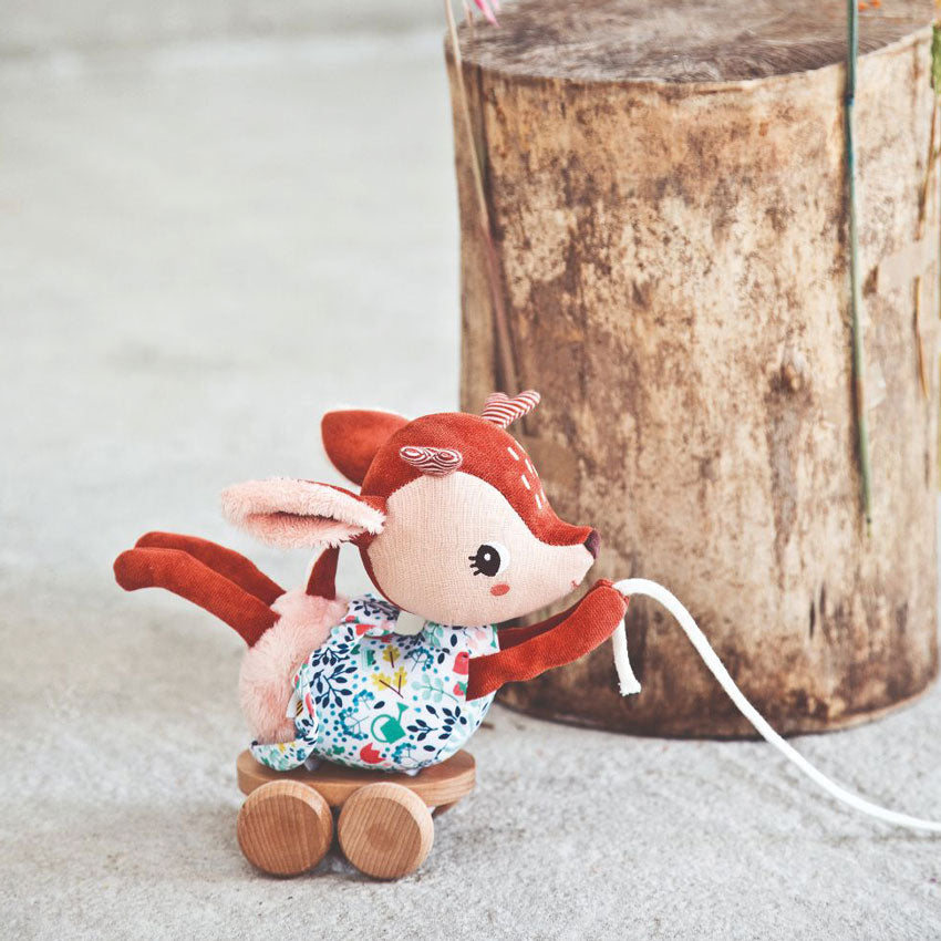 LILLIPUTIENS - STELLA PULL ALONG CUDDLE TOY 