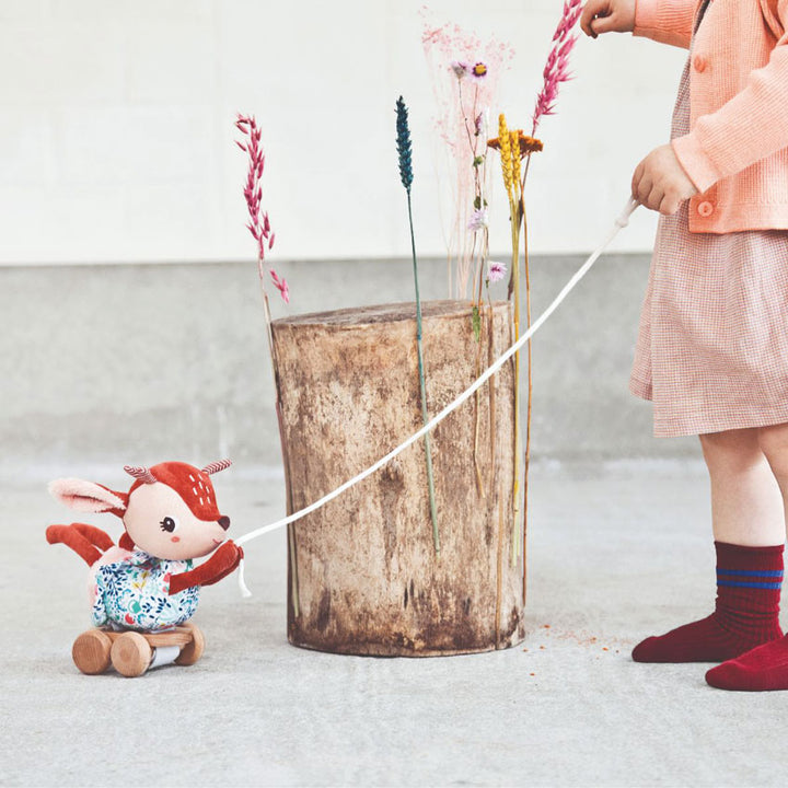 LILLIPUTIENS - STELLA PULL ALONG CUDDLE TOY 
