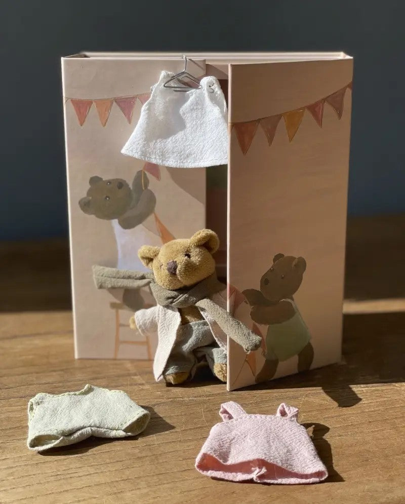 EGMONT - WARDROBE WITH BEAR AND CLOTHING 