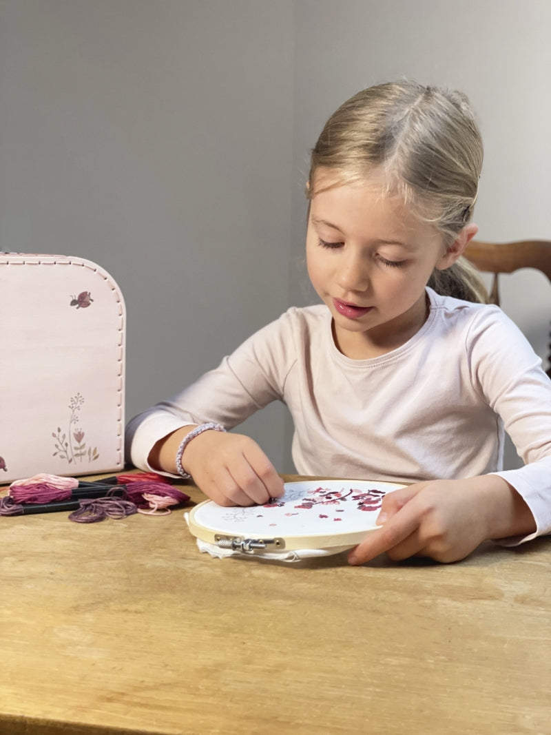 EGMONT - EMBROIDERY KITS: LADYBUGS
