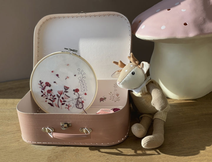 EGMONT - EMBROIDERY KITS: LADYBUGS