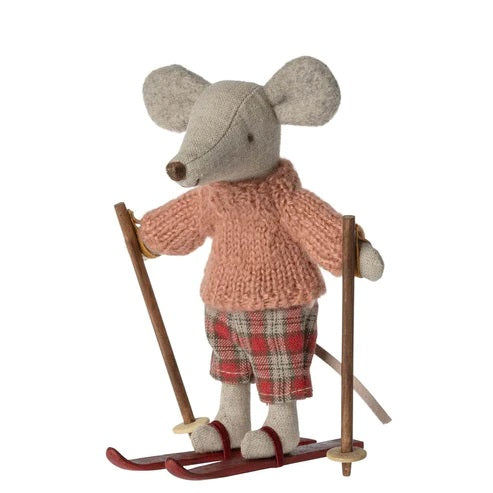 MAILEG - MOUSE: WINTER BIG SISTER WITH SKIS