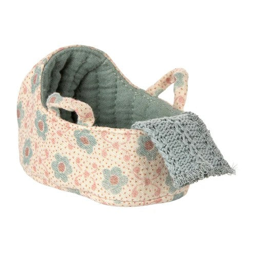 MAILEG - MOUSE: CARRY COT BLUE