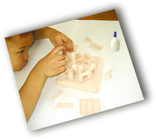 DISCOVER SCIENCE - CUT AND BUILD STONEHENGE KIT 