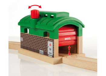 BRIO - TRAIN GARAGE