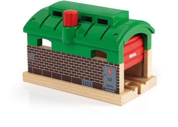 BRIO - TRAIN GARAGE