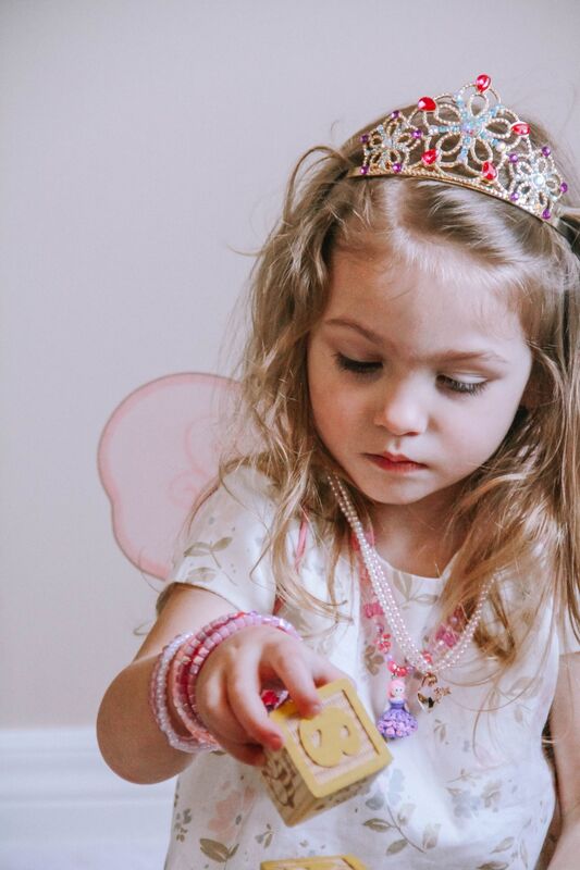 GREAT PRETENDERS - DRESS UP: BEJEWELLED TIARA GOLD