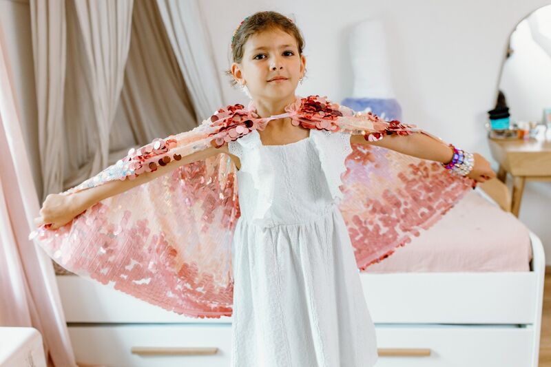 GREAT PRETENDERS - DRESS UP: 5TH AVE PINK PAILETTE CAPE [sz:4-6 YRS]