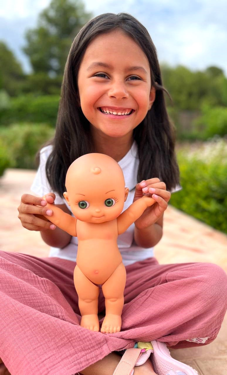 MINI PANCHAS - DOLL WITH GREEN EYE WHITE OUTFIT 