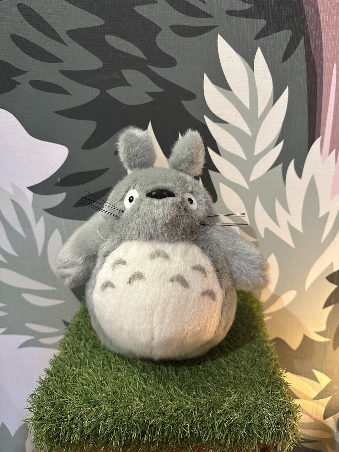 STUDIO GHIBLI - MY NEIGHBOR TOTORO: GREY TOTORO PLUSH SMALL 
