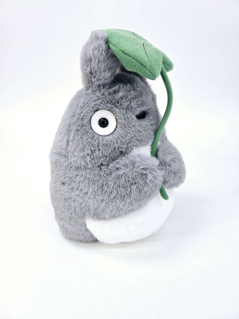 STUDIO GHIBLI - MY NEIGHBOR TOTORO: LARGE TOTORO WITH LEAF 