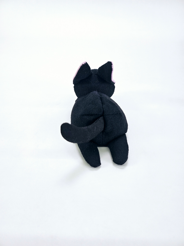 STUDIO GHIBLI - KIKI'S DELIVERY SERVICE: JIJI LAYING