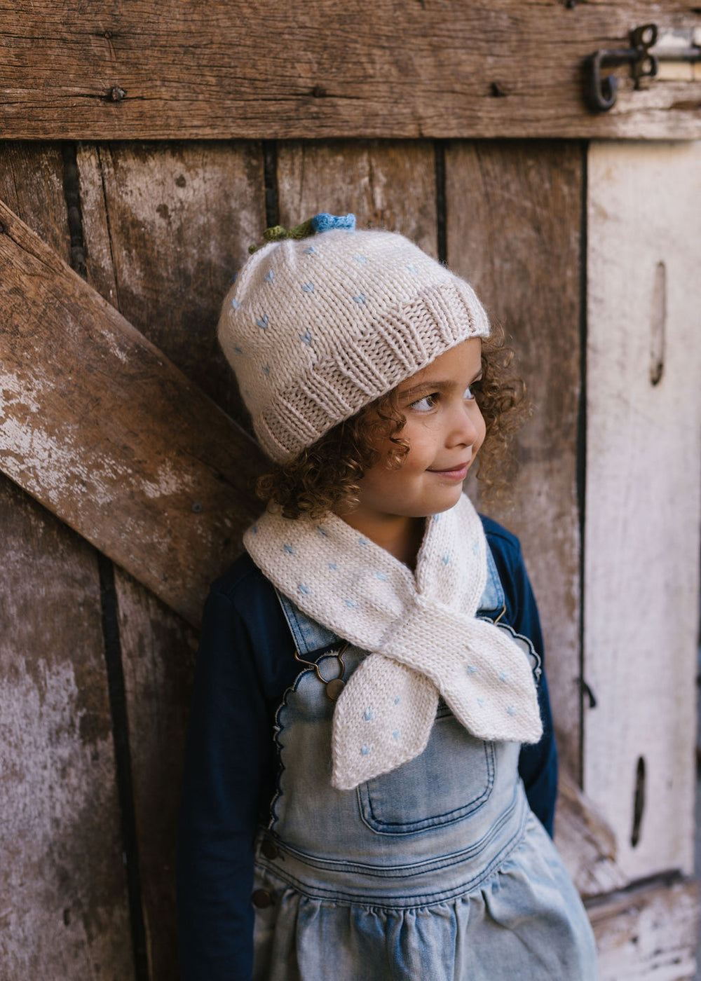 ACORN KIDS - BLUEBELL CROSSOVER SCARF: CREAM 