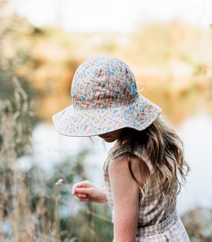 ACORN KIDS - WILDFLOWERS WIDE BRIM SUNHAT: CREAM MULTI