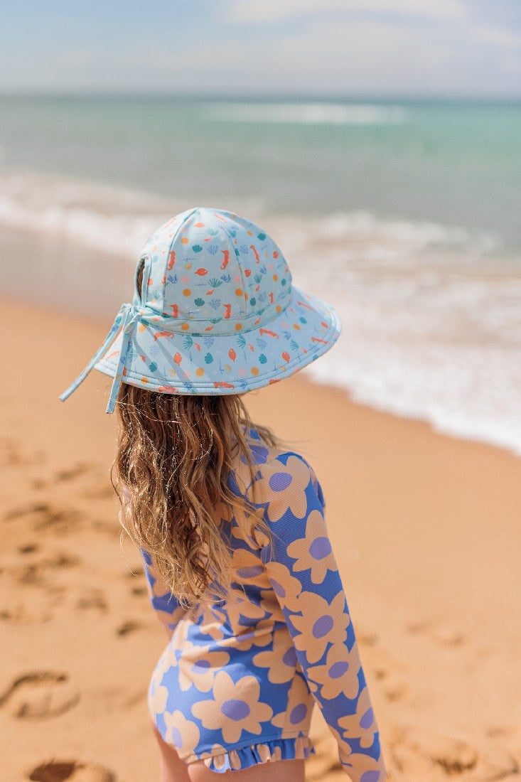 ACORN KIDS - TROPICAL REEF WIDE BRIM SWIM HAT: AQUA/MULTI