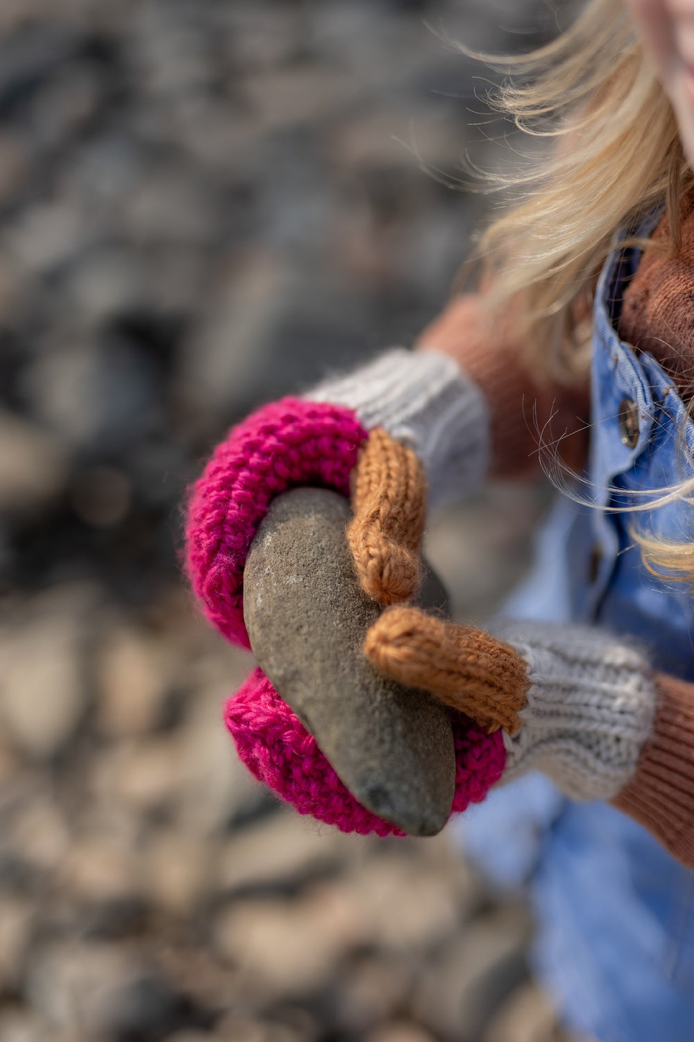 ACORN KIDS - WILDERNESS MITTENS: FUSCHIA [sz:S (6-18 MTHS)]
