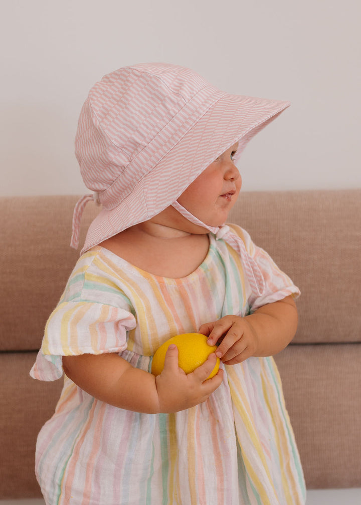 ACORN KIDS - SUNHAT SOFT JERSEY: PINK SPRINKLES [sz:S - 50CM/9-18 MTHS]