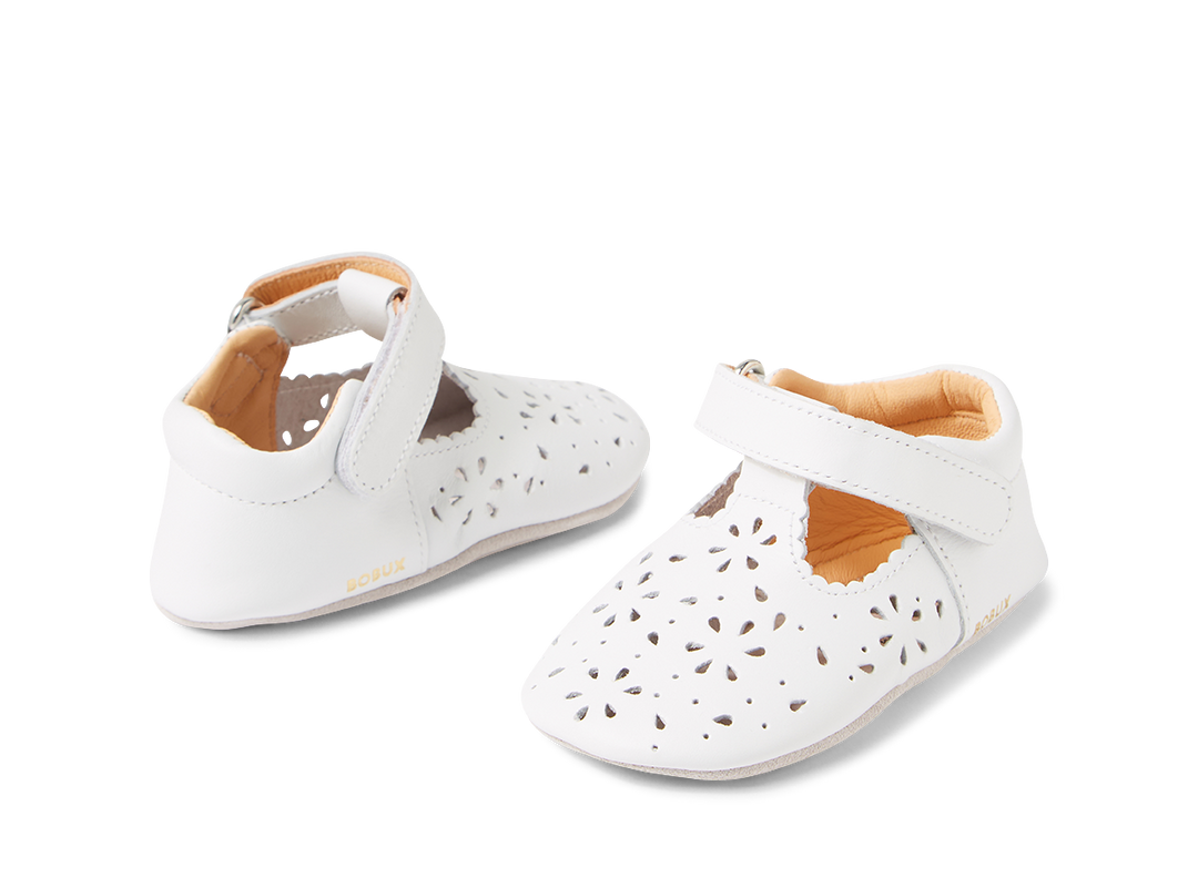 BOBUX - SOFT SOLE - LACEY: WHITE [sz:NB - 0-3 MTHS]