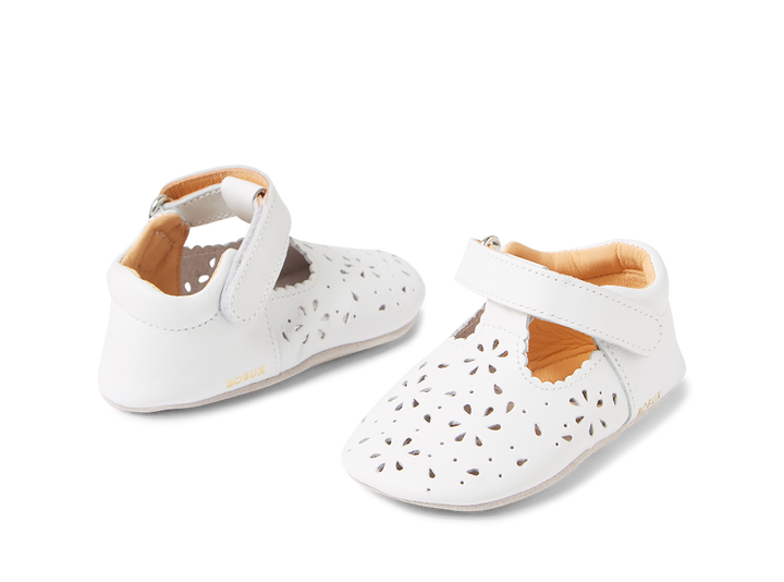 BOBUX - SOFT SOLE - LACEY: WHITE [sz:NB - 0-3 MTHS]