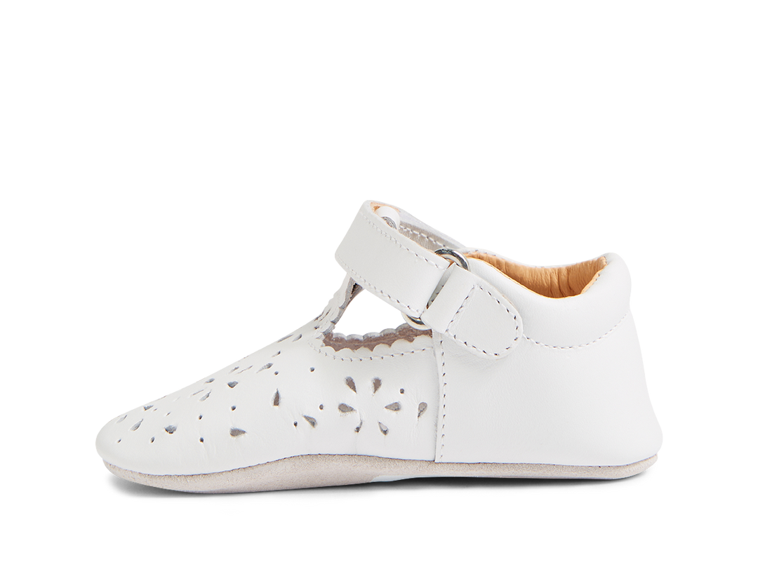 BOBUX - SOFT SOLE - LACEY: WHITE [sz:NB - 0-3 MTHS]
