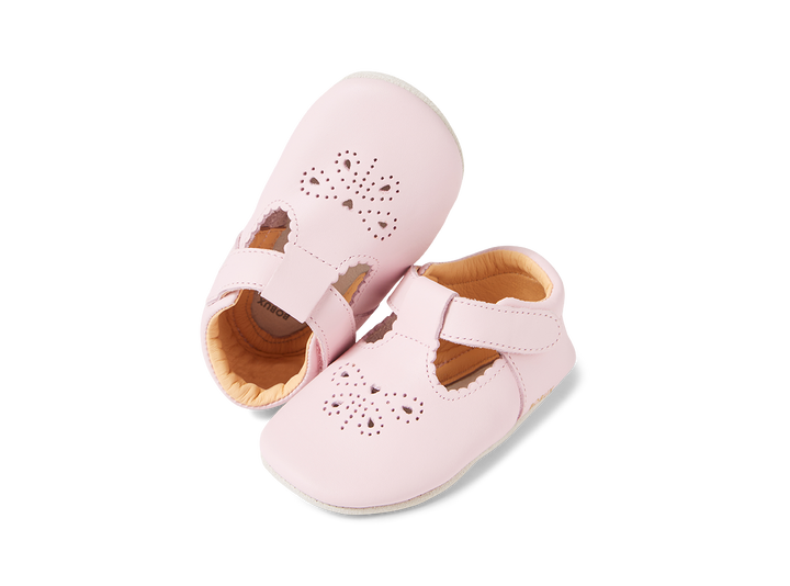 BOBUX - SOFT SOLE FLUTTERHEART: PARFAIT PINK [sz:S - 3-9 MTHS]