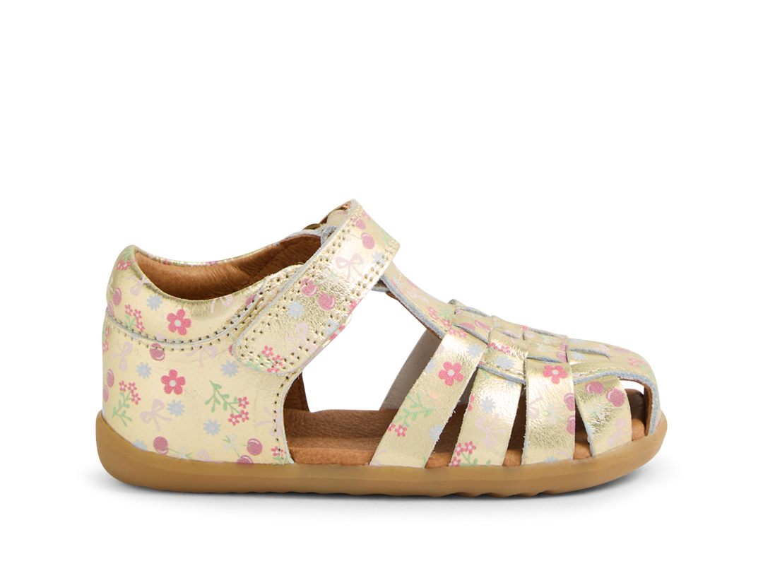 BOBUX - STEP UP HARBOR SANDAL: GOLD METALLIC [sz:19 EU]