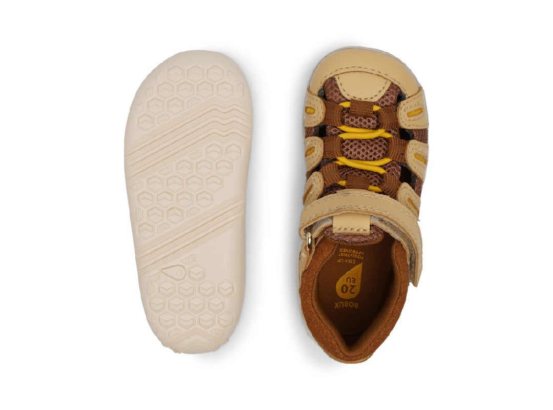 BOBUX - STEP UP SUMMIT SANDAL: SAND + CARAMEL