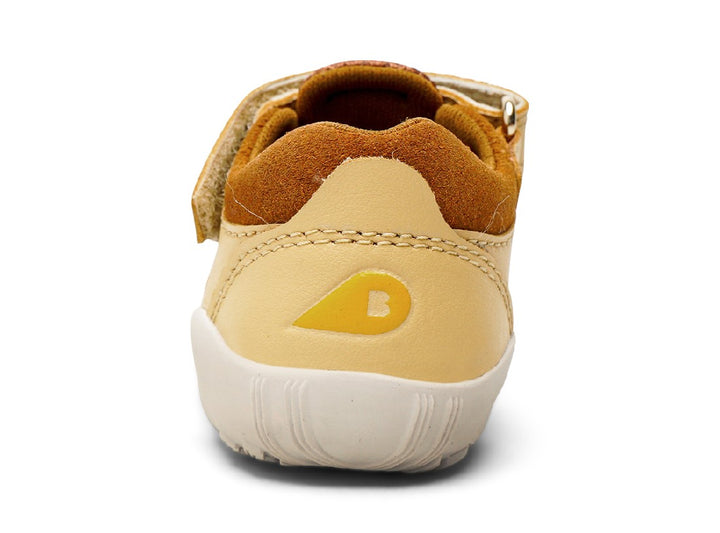 BOBUX - STEP UP SUMMIT SANDAL: SAND + CARAMEL