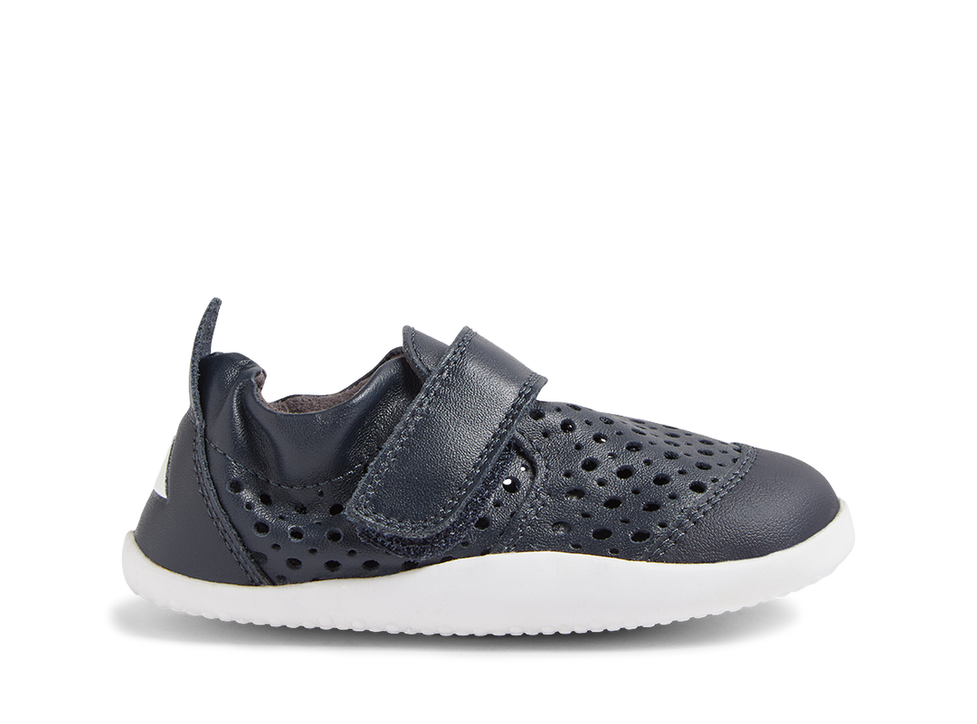 BOBUX - XPLORER PUNCH BAREFOOT SHOE: NAVY [sz:19 EU]