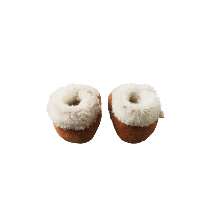 NATURE BABY - LAMBSKIN BOOTIES: CINNAMON [sz:0-3 MTHS]