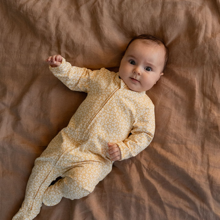NATURE BABY - DREAMLANDS SUIT: KITCHEN GARDEN RAFFIA PRINT [sz:NB]