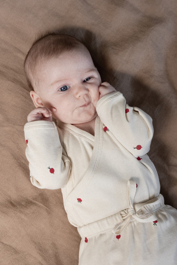 NATURE BABY - FOOTED ROMPERS: RADISH PRINT [sz:NB]